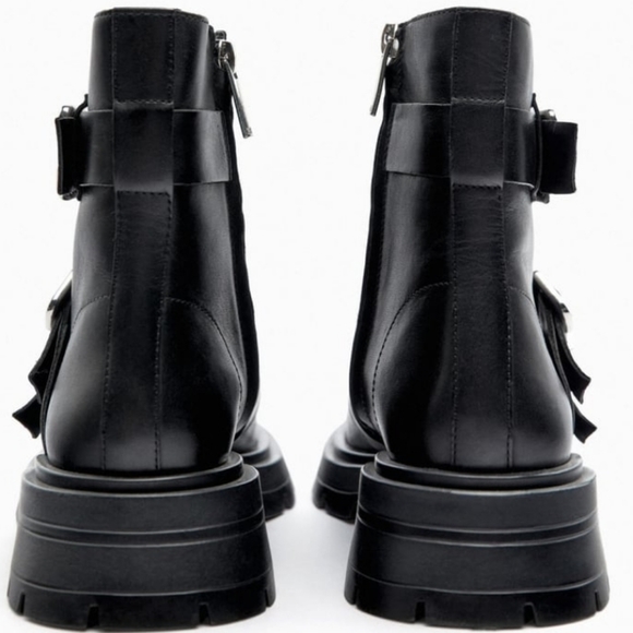 ZARA low heeled Leather ankle boots with buckles - Picture 10 of 11